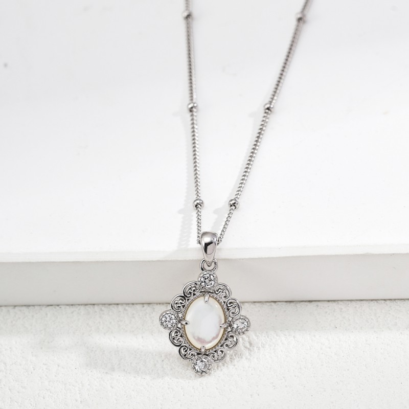 Royal Amethyst Necklace in 925 Silver Royal Amethyst Necklace in 925 Silver